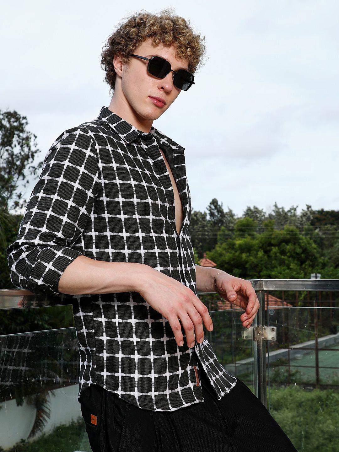 Campus Sutra Men Comfort Fit Checked Spread Collar Cotton Casual Shirt