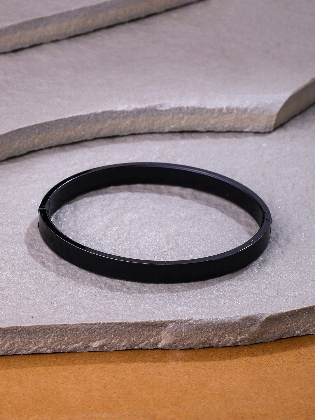 Buy Roadster Men Black Metal Interlock Kada Bracelet -  - Accessories for Men