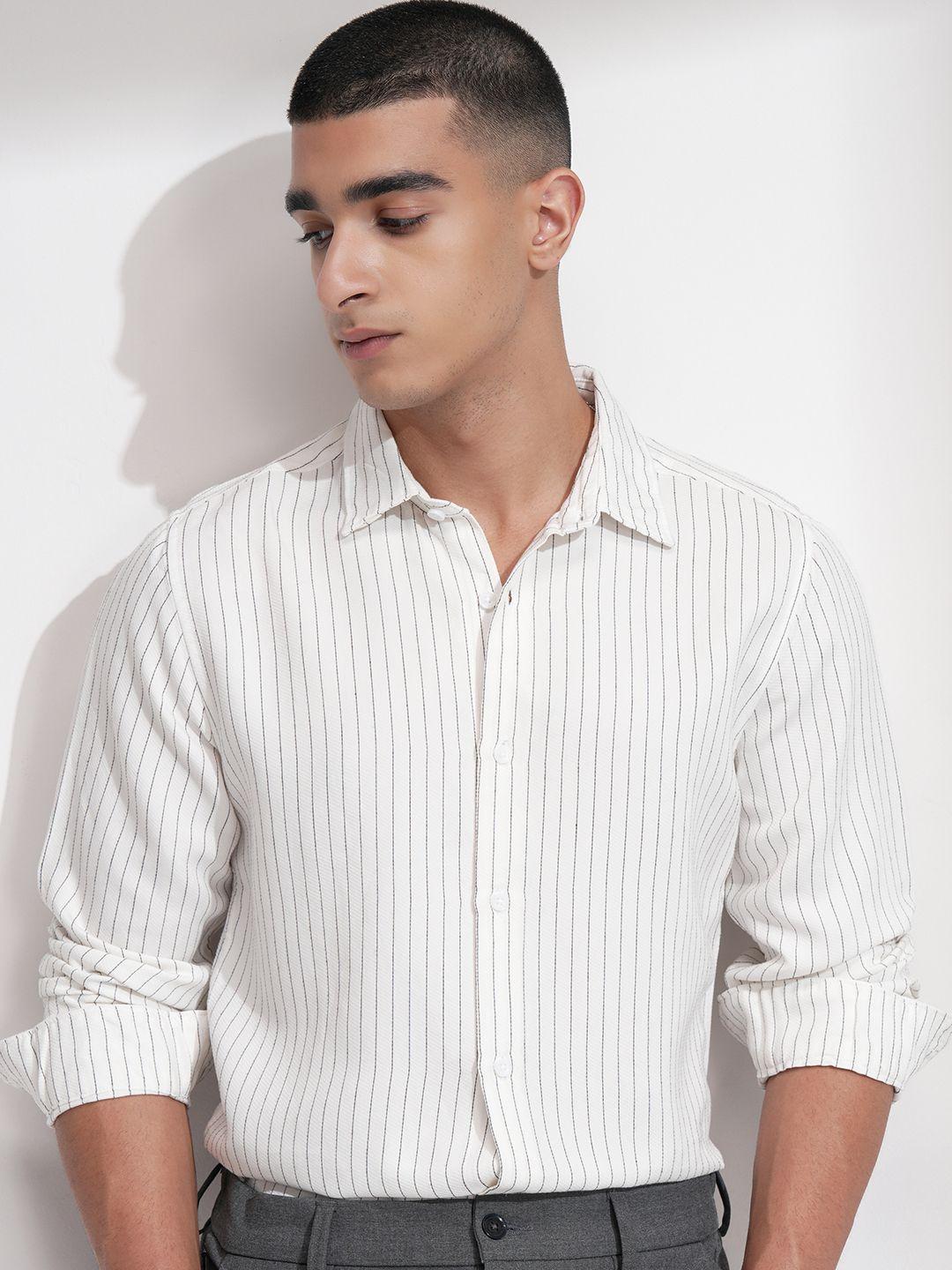 HIGHLANDER Men Vertical Striped Spread Collar Casual Regular Fit Shirt