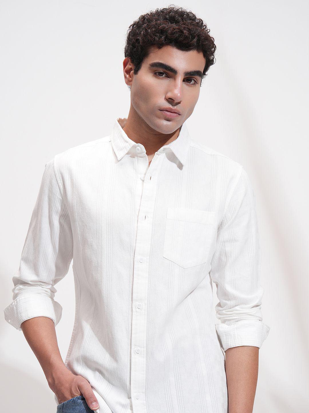HIGHLANDER Men Relaxed Fit Textured Spread Collar Cotton Casual Shirt