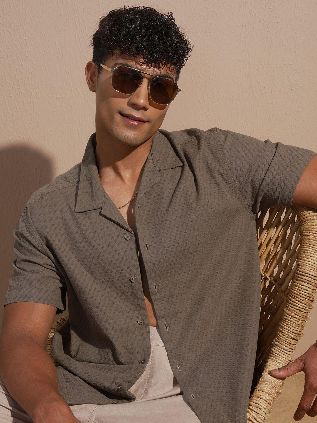 HIGHLANDER Self Design Spread Collar Half Sleeves Relaxed Fit Shirt