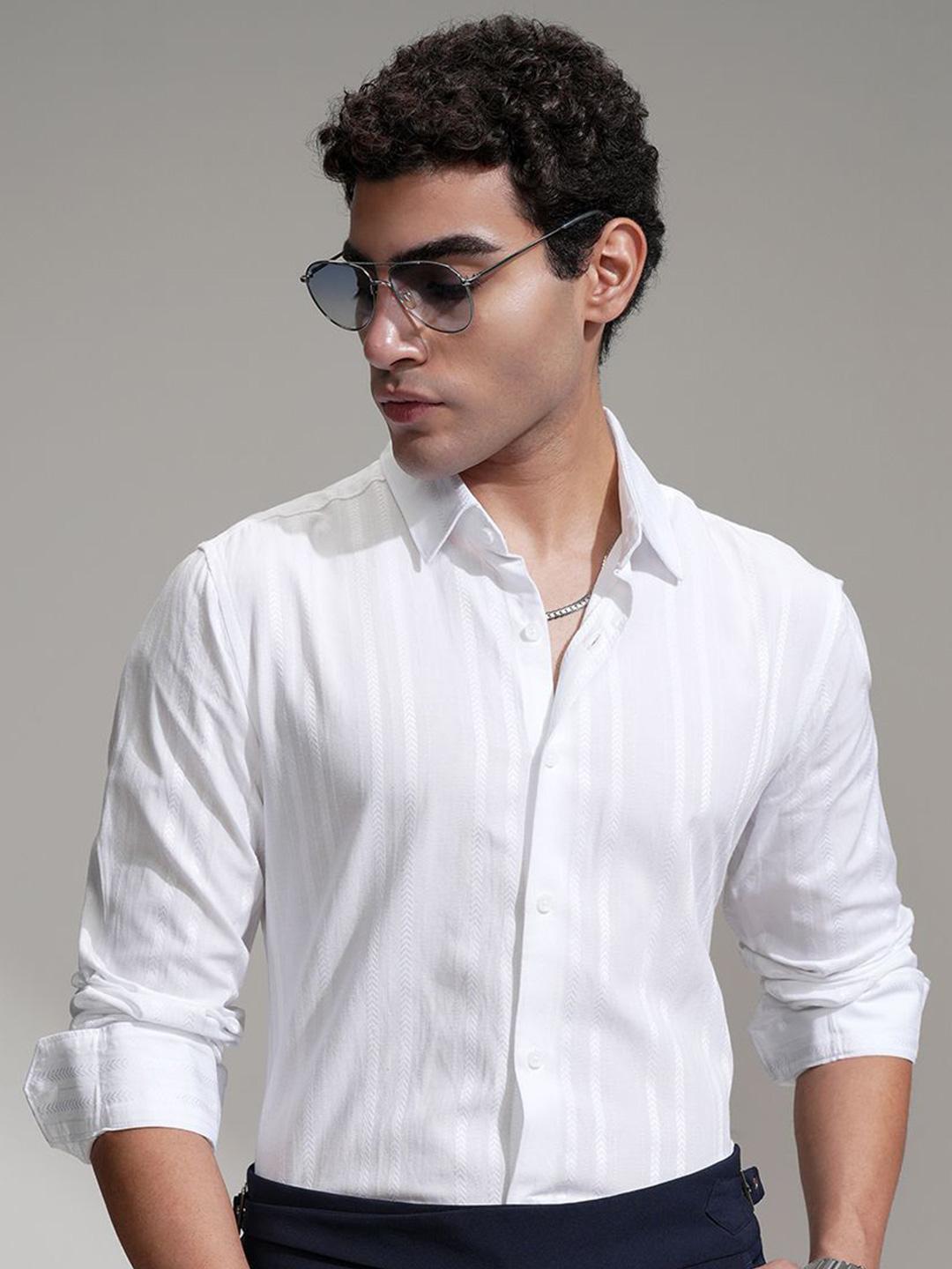 HIGHLANDER Men Comfort Slim Fit Vertical Stripes Striped Casual Shirt