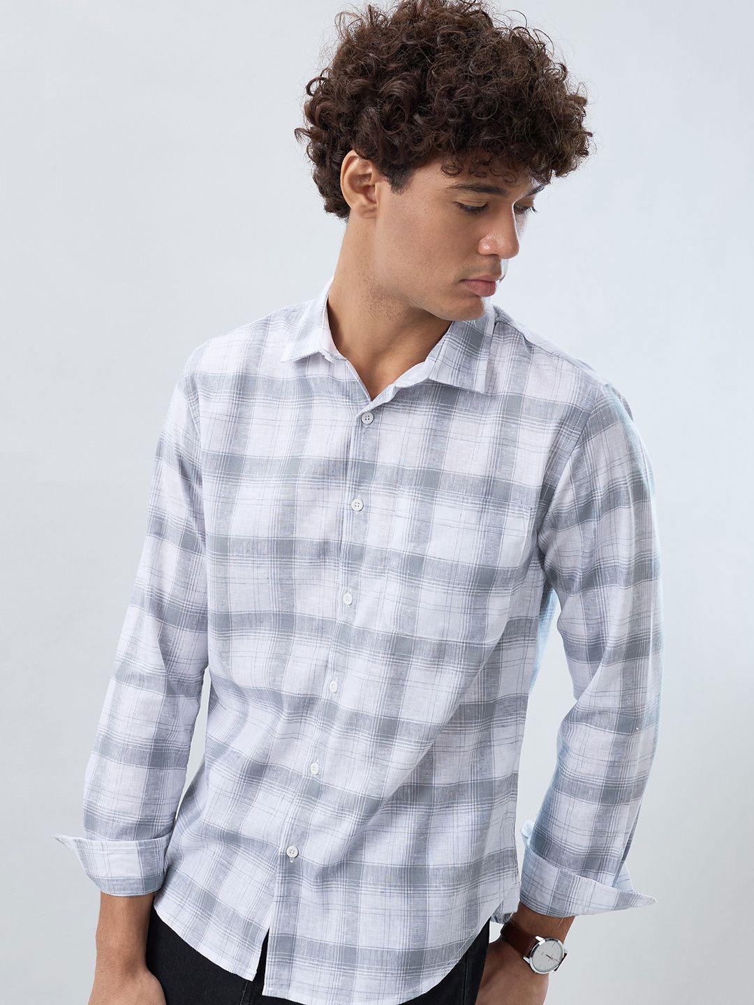 HERE&NOW Men Checked Spread Collar Casual Shirt