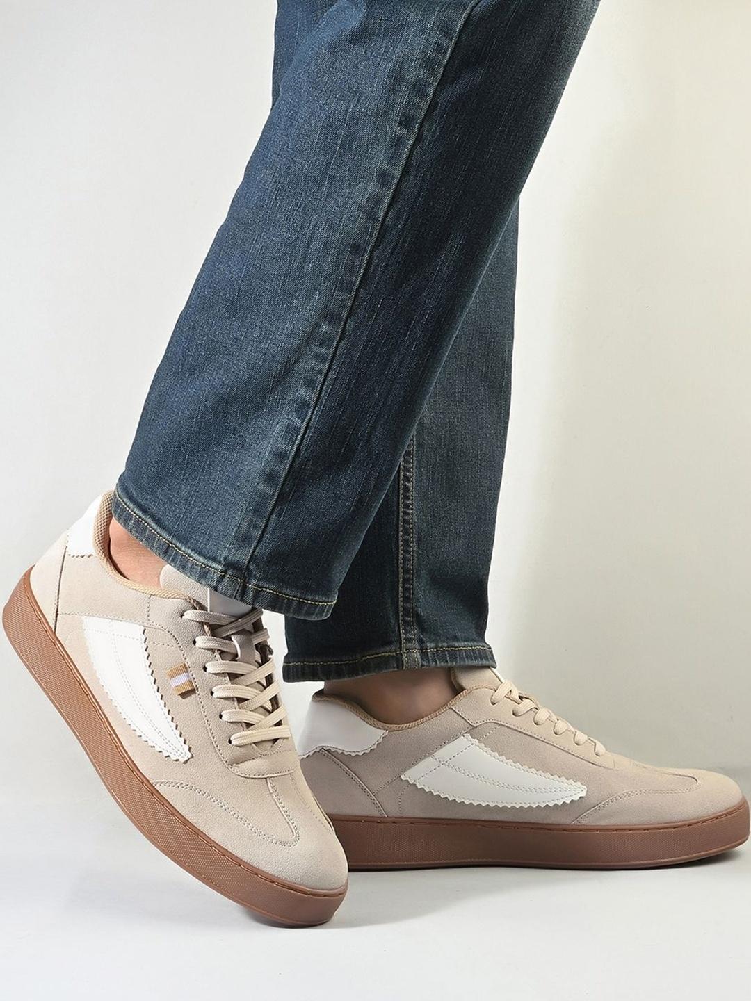 Roadster Men Round Toe Lightweight Lace-Ups Sneakers - Image 1