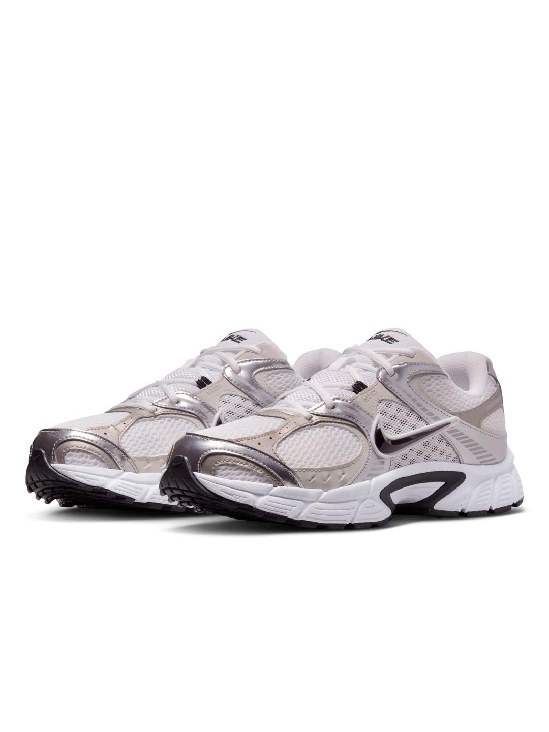 Nike V5 RNR Men's Shoes - Image 1