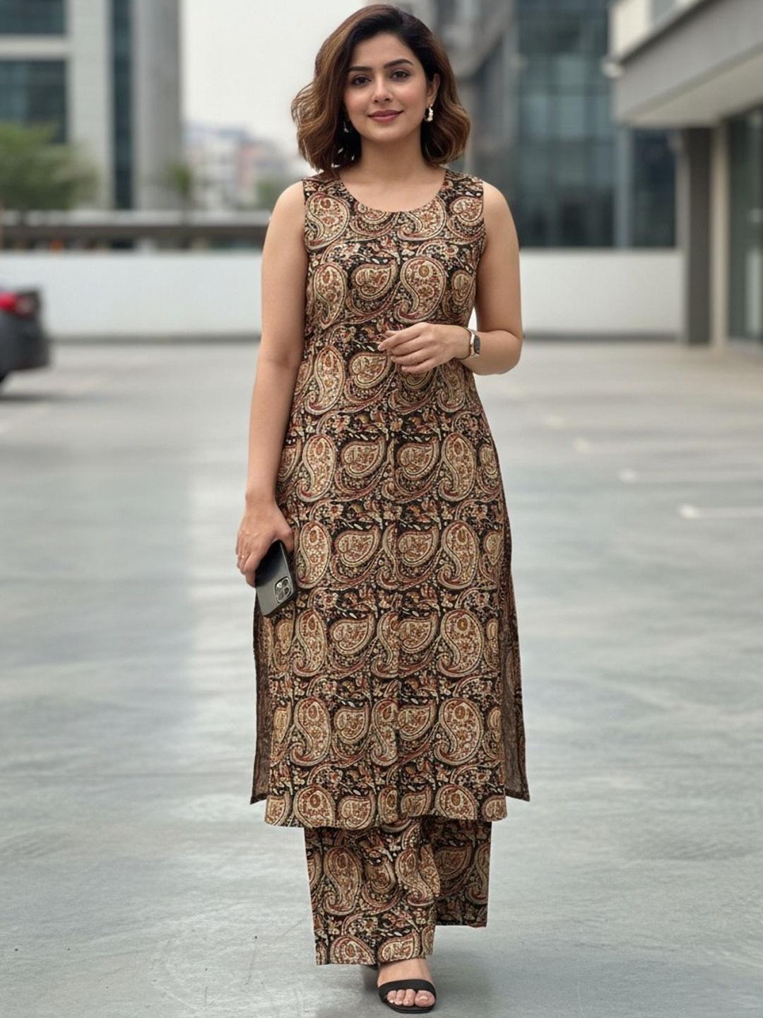 SZN Women Paisley Printed Cotton Kurta with Trousers - Image 1