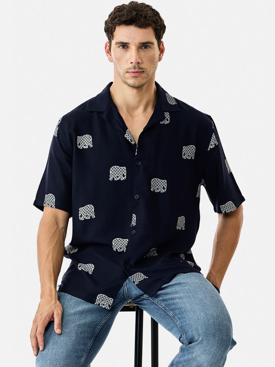 Snitch Men Boxy Animal Printed Casual Shirt