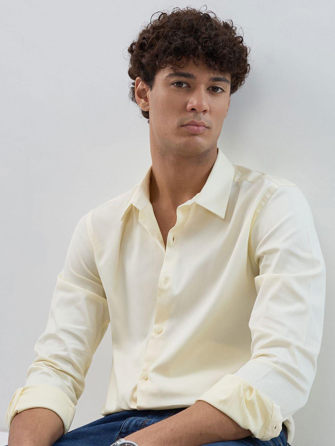 HERE&NOW Men Solid Spread Collar Cotton Casual Shirt