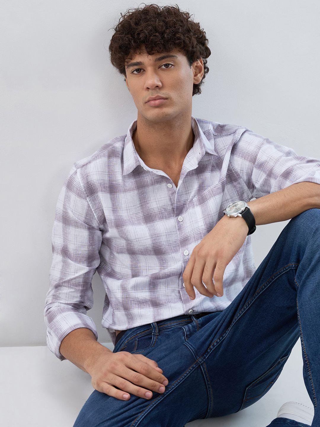 HERE&NOW Men Checked Spread Collar Casual Shirt