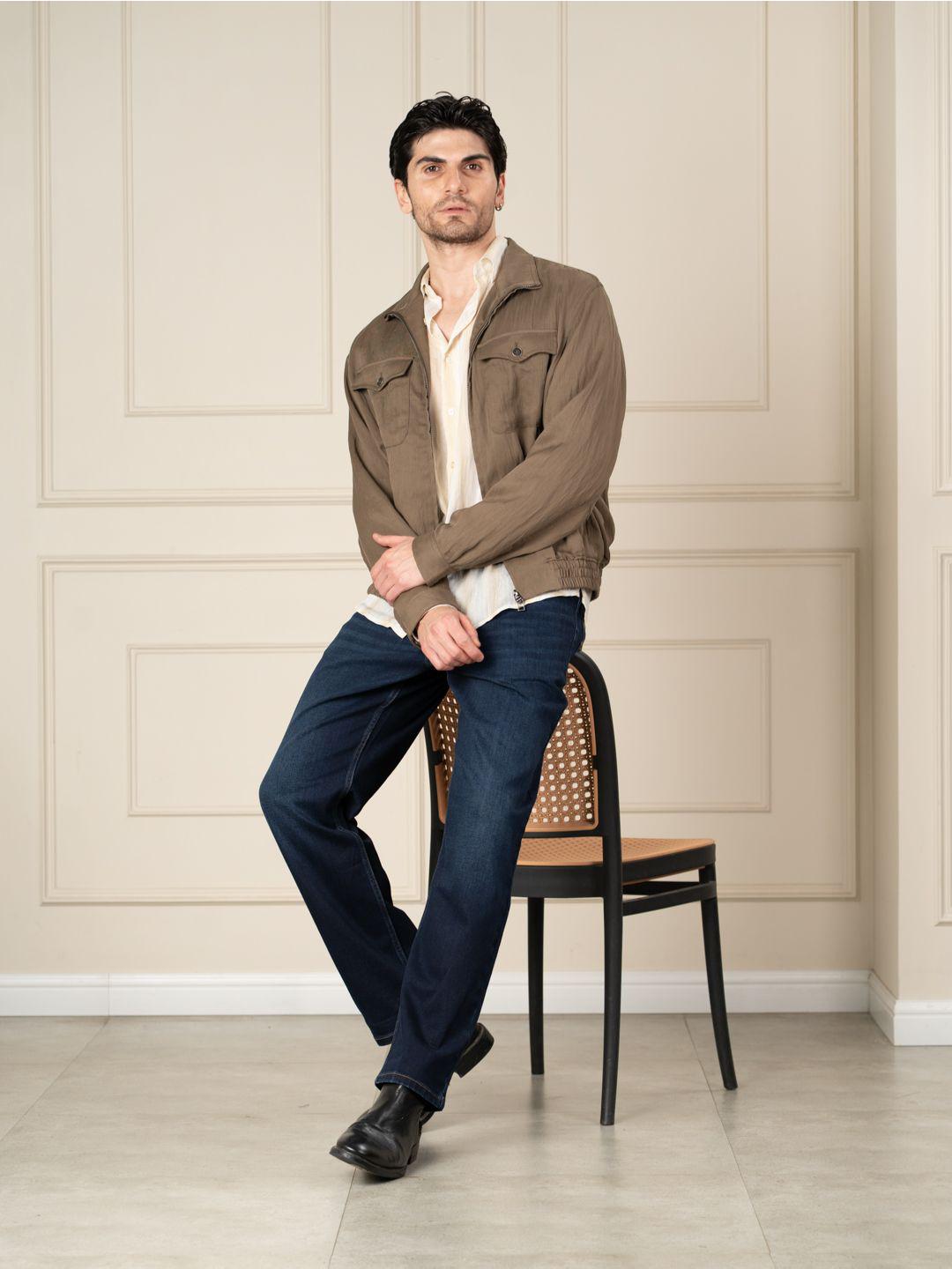 The Pant Project Men Comfort Relaxed Fit Mid-Rise Light Fade Jeans