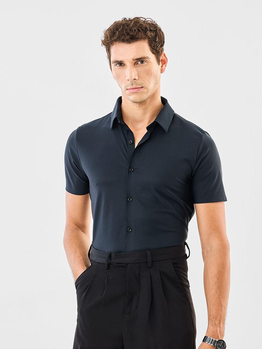 Snitch Men Slim Fit Solid Spread Collar Casual Shirt
