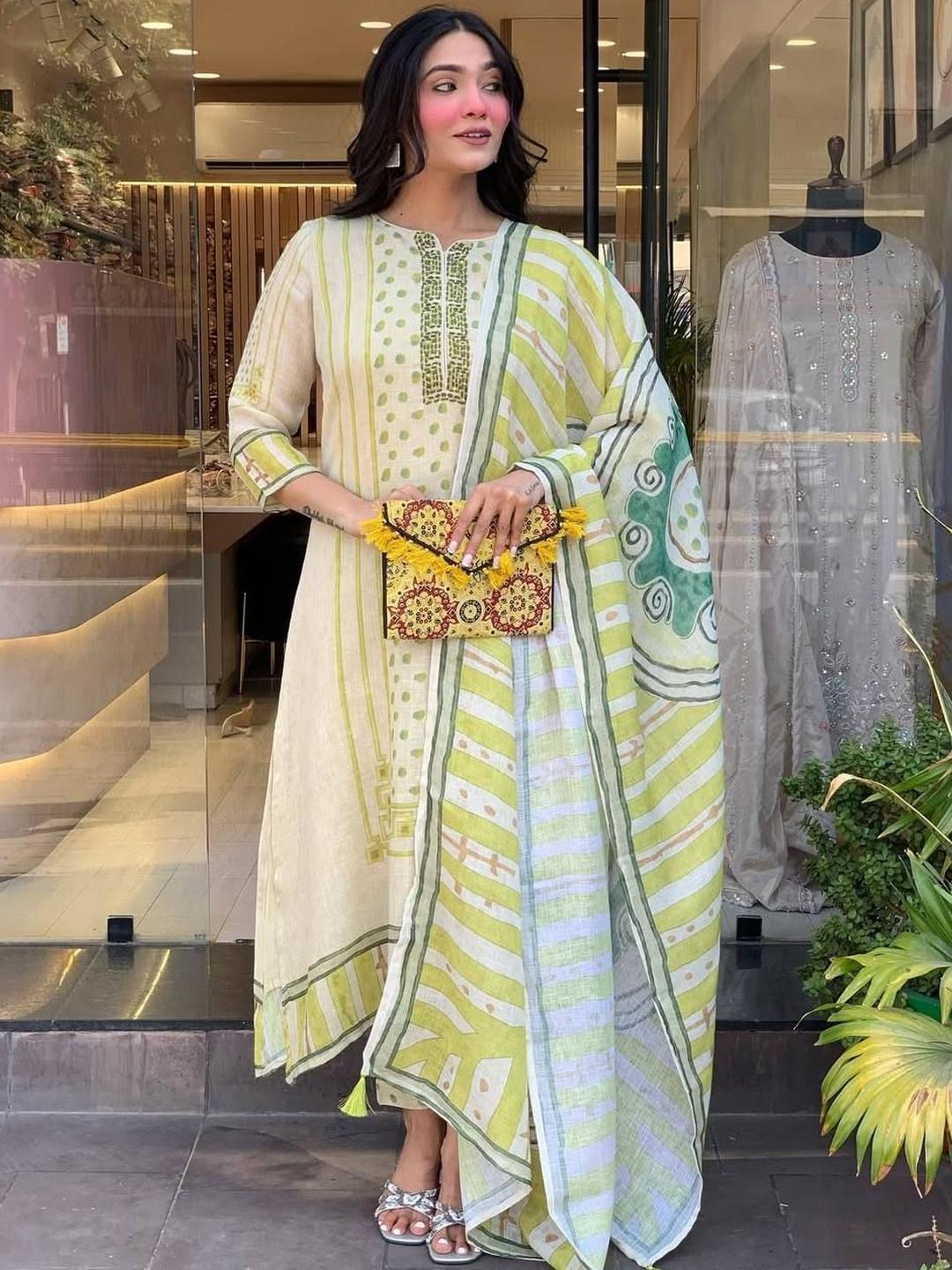 Buy ATOXIC Women Printed Regular Thread Work Kurta With Trousers & With ...