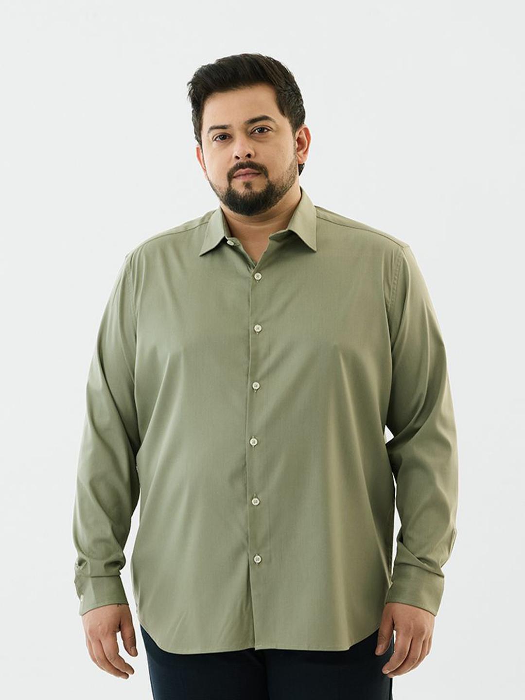 Snitch Men Plus Size Relaxed Fit Solid Spread Collar Casual Shirt