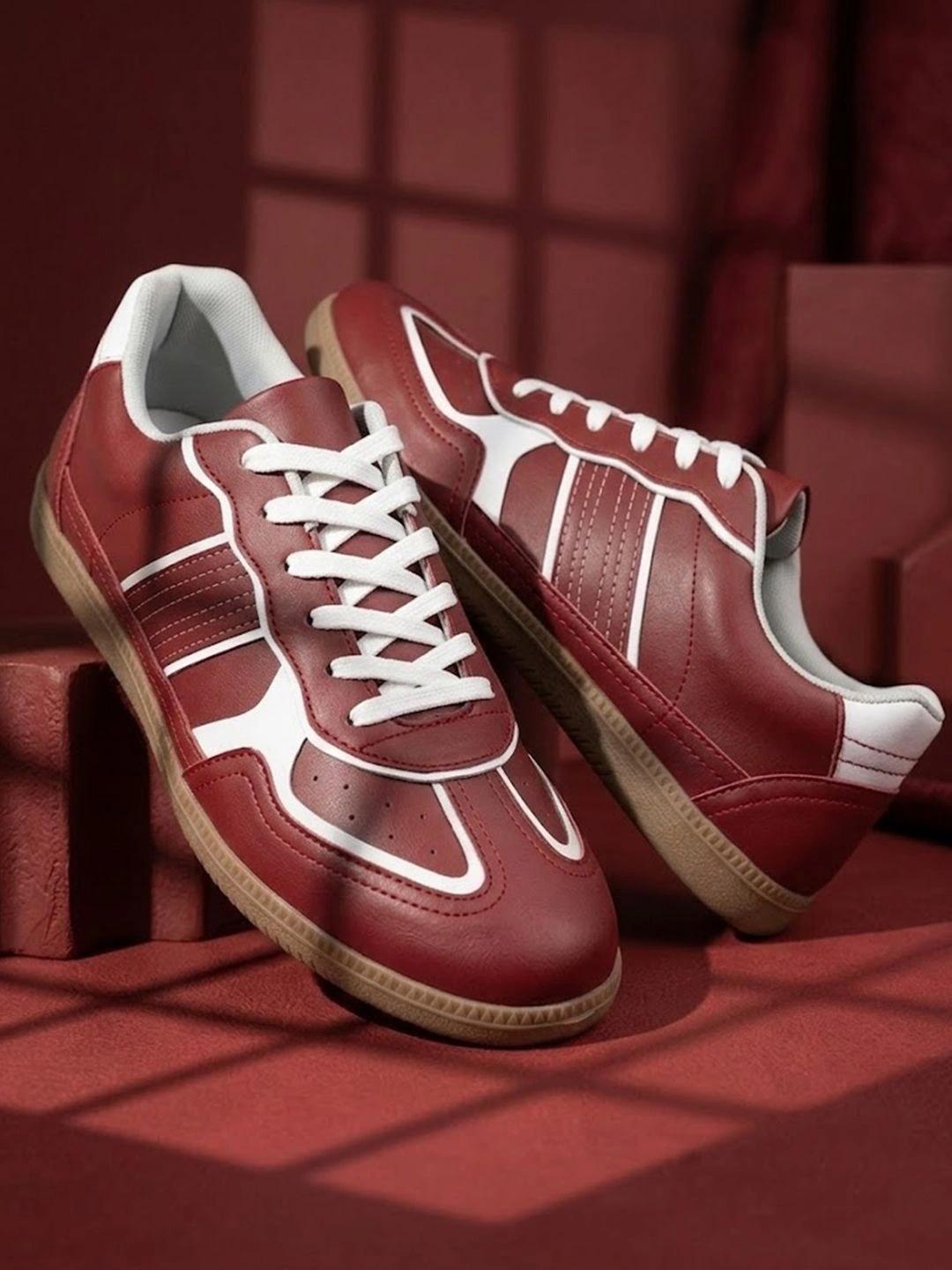 Roadster Men Sneakers