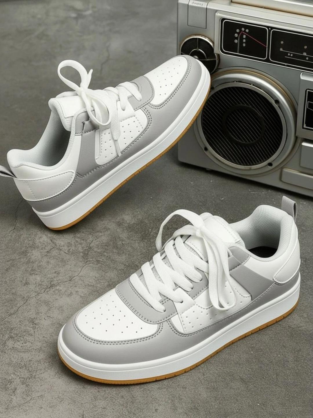 Layasa Men Colourblocked Sneakers - Image 1