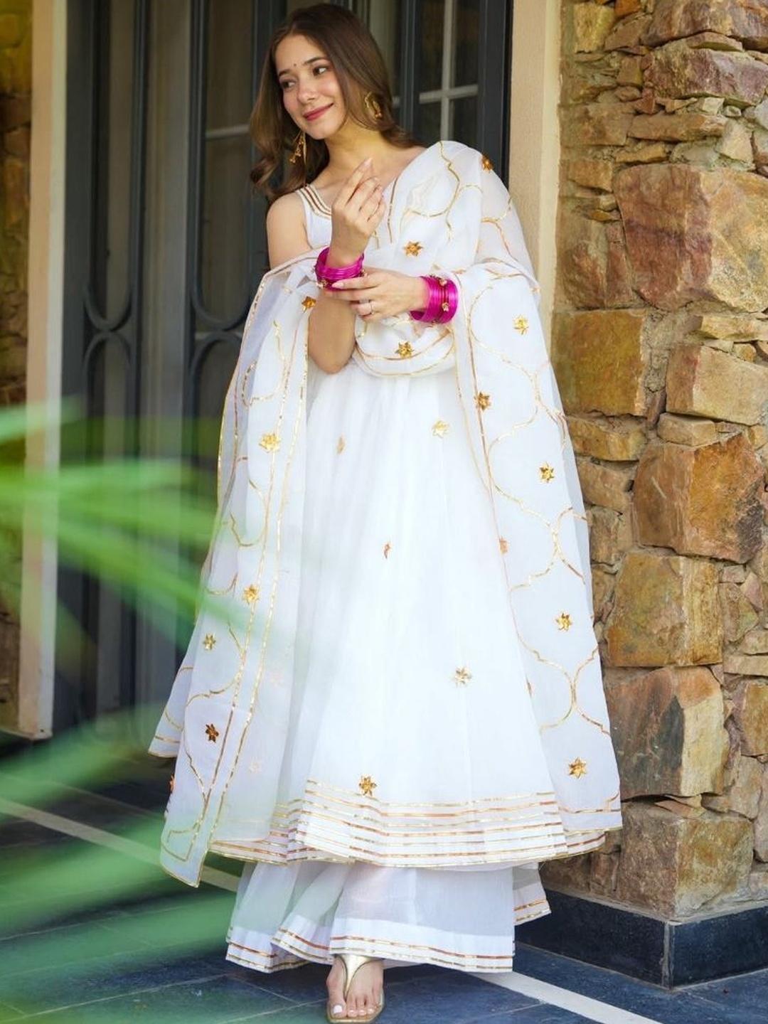 Buy HERIN ENTERPRISE Women Embroidered Panelled Gotta Patti Kurta - Image 1