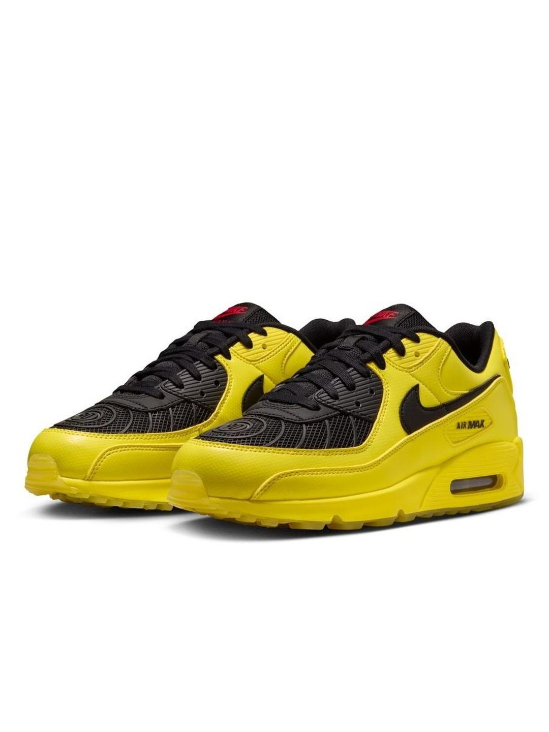 Nike Men Colourblocked Leather Sneakers
