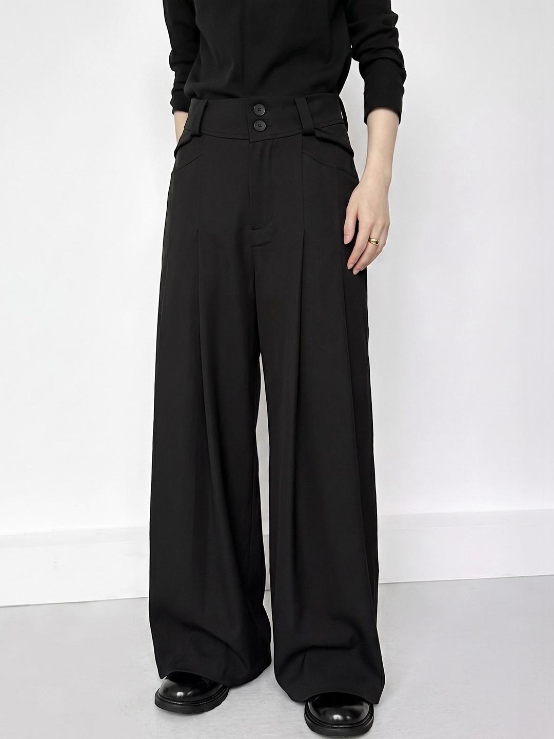 StyleCast x Revolte Men Loose Fit Easy Wash Pleated Trousers - Image 1