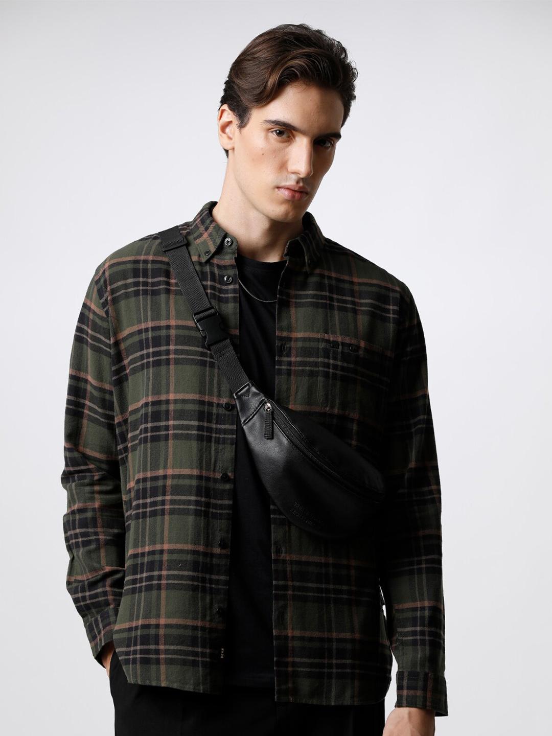THE BEAR HOUSE Men Slim Fit Tartan Checked Casual Shirt