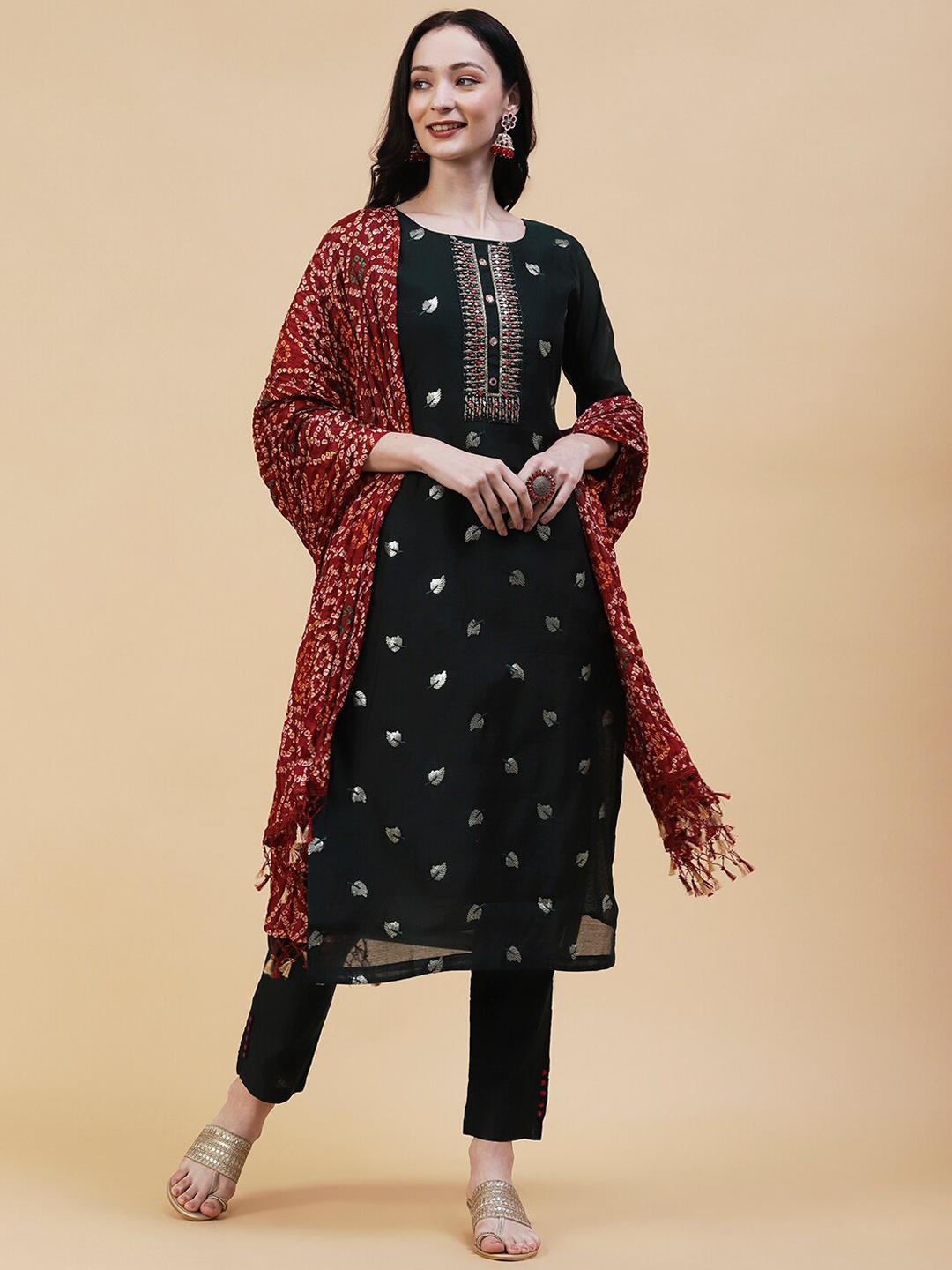 Women Ethnic Motifs Embroidered Mirror Work Kurta with Trousers main image 1