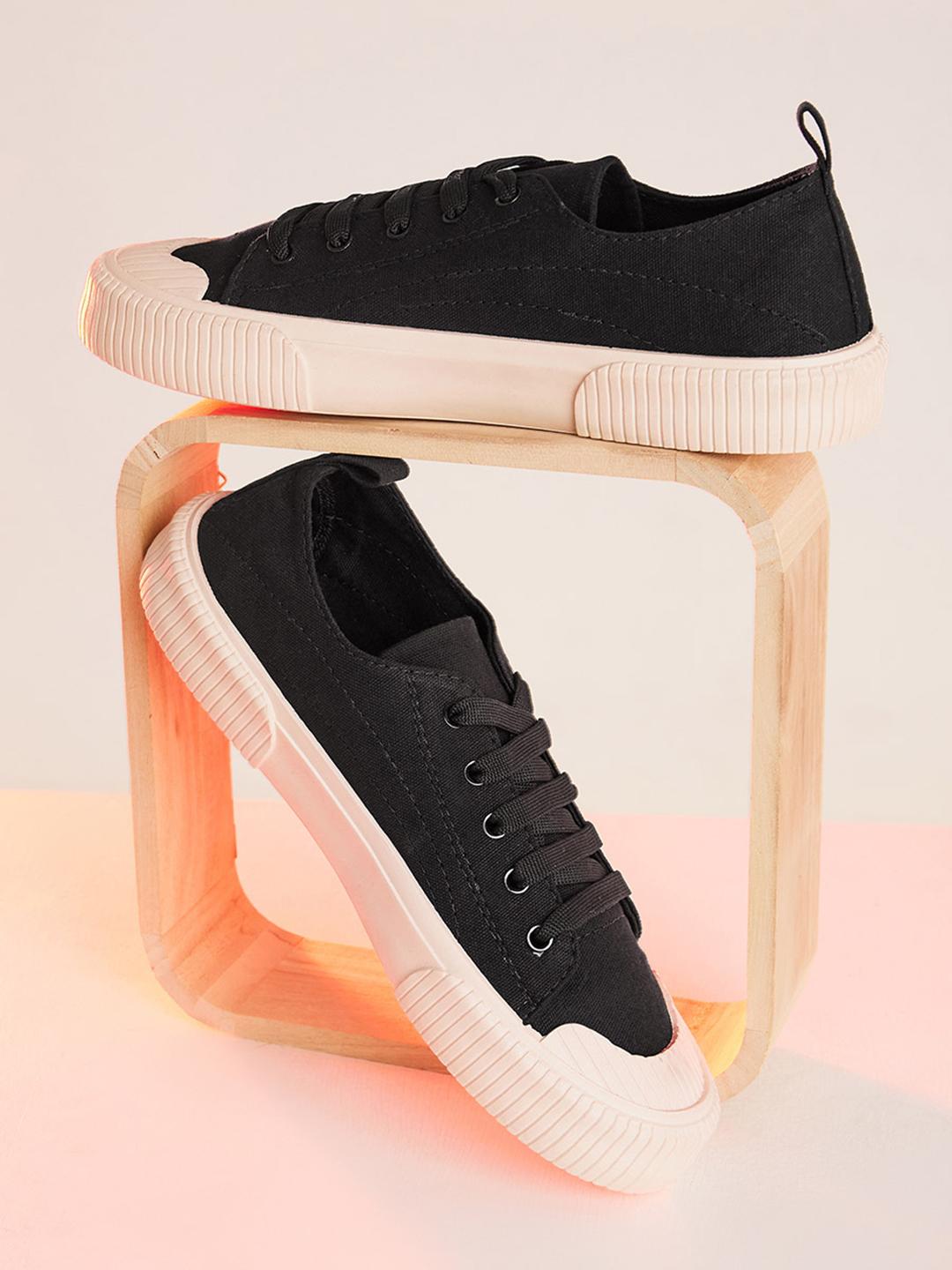 Styli Men Black Textured Canvas Shoes - Image 1