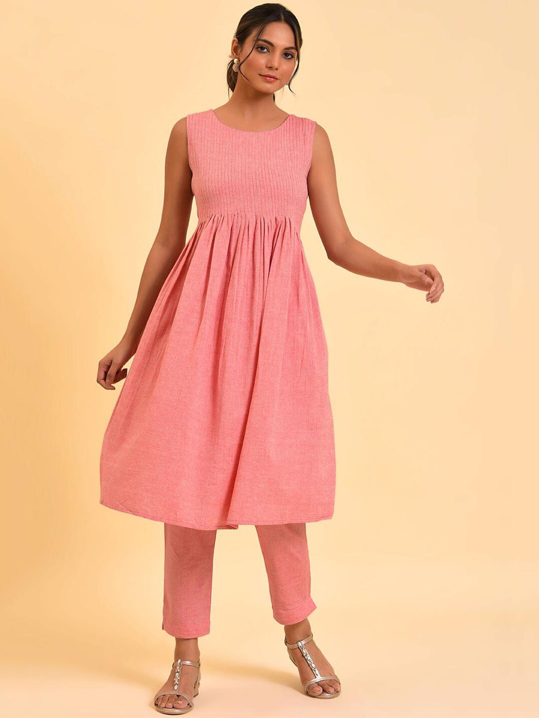 Women Peach-Coloured & Red Printed Straight Kurta main image 0