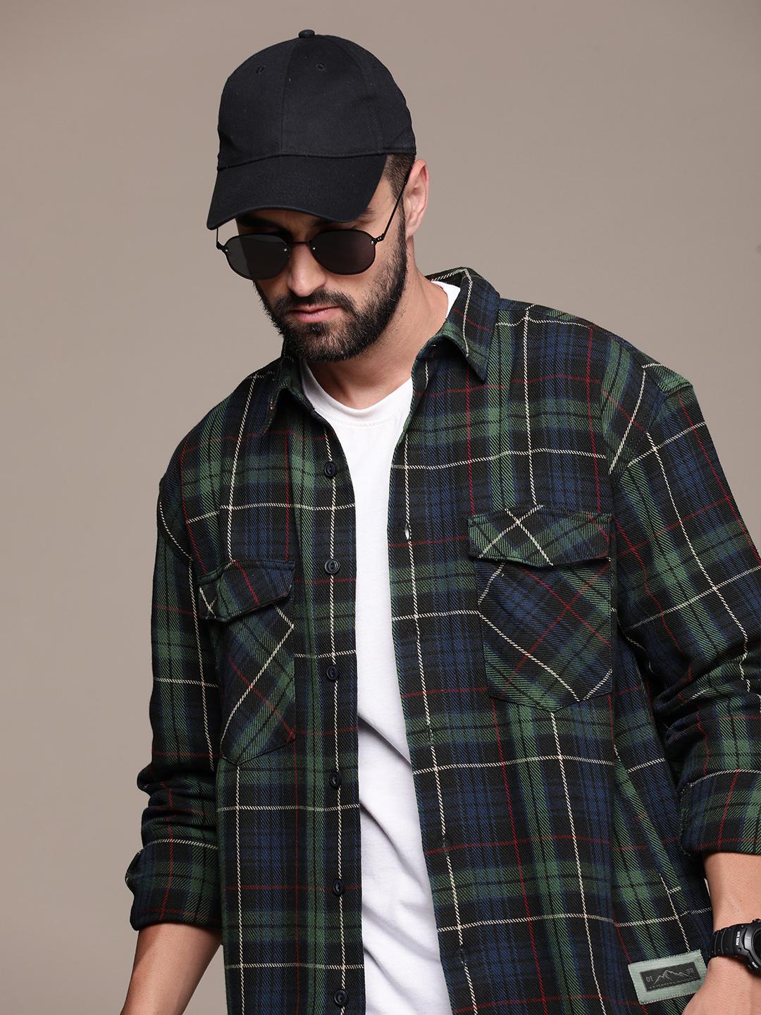 Roadster Men Relaxed Checked Casual Shirt