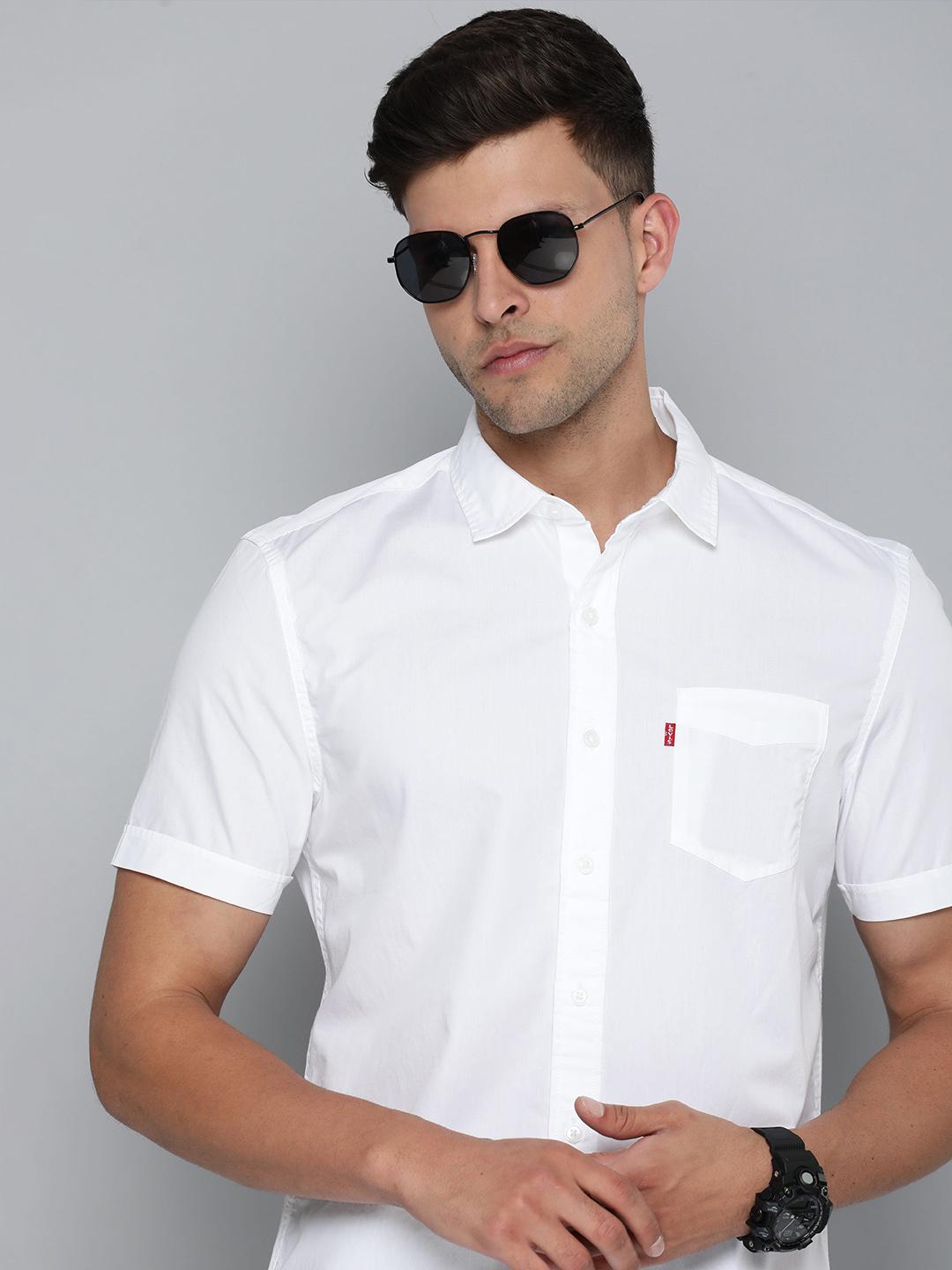 Levis Solid Slim Fit Pure Cotton Casual Shirt