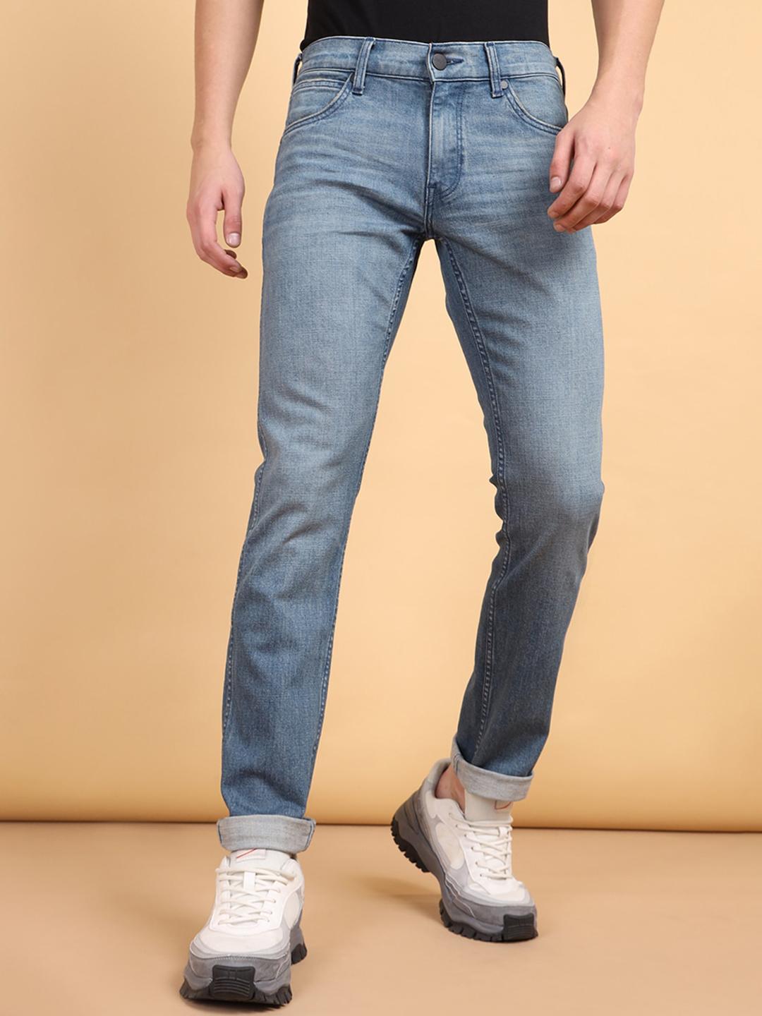 Wrangler Men Skanders Slim Fit Low Rise Light Fade Clean Look Stretchable Jeans
