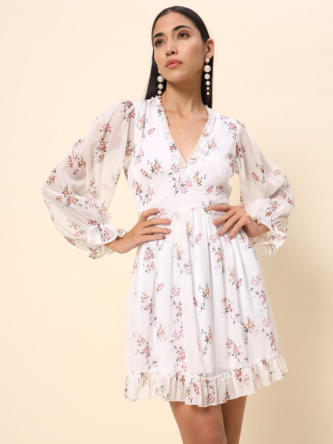 Long Flared Dress with Puff Sleeves and Deep V-Neck with Fancy Print