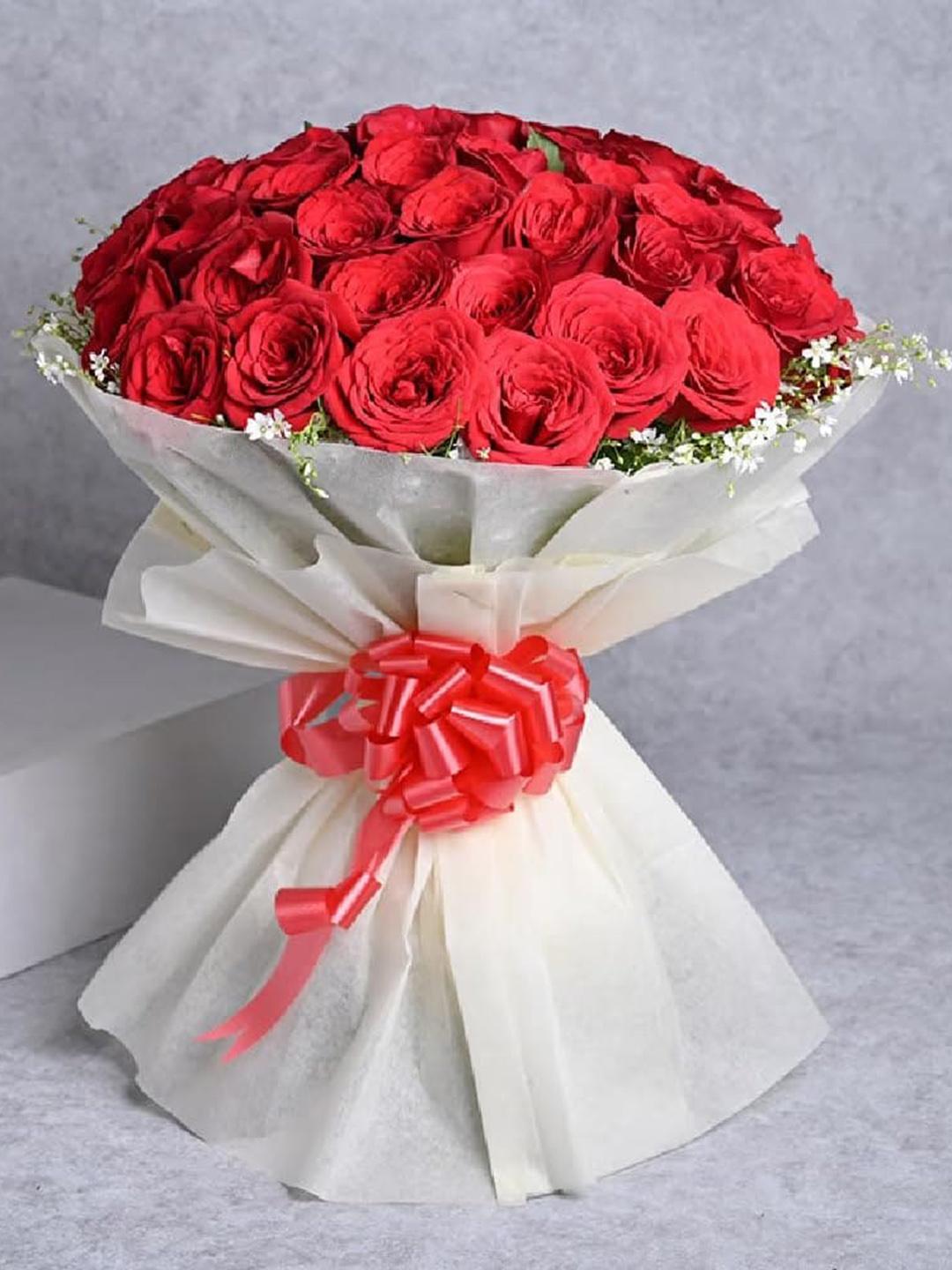Buy Floweraura 50 Pcs Red Fresh Live Roses Flowers Bouquet With ...