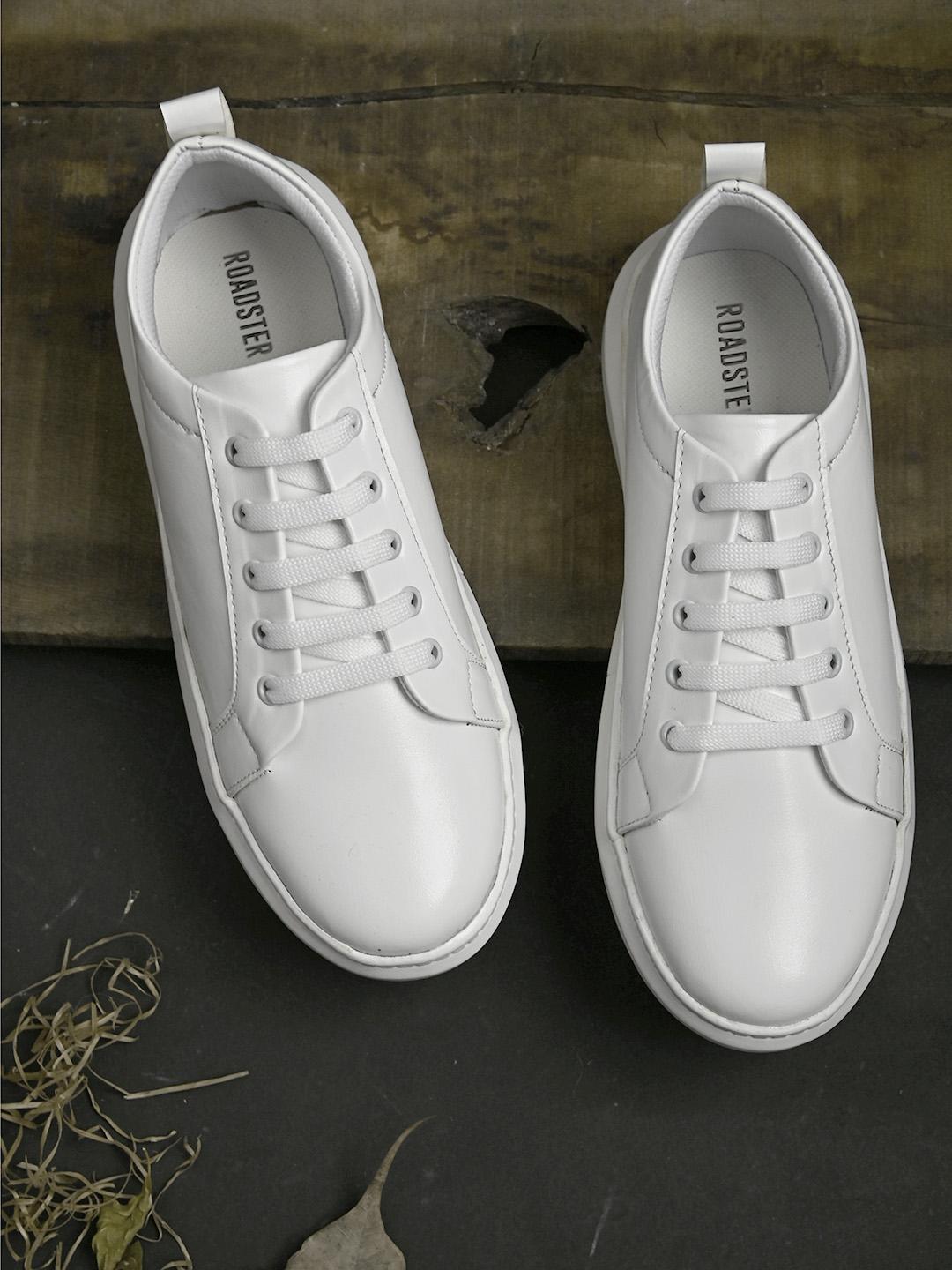 Roadster Men White Lightweight Casual Sneakers