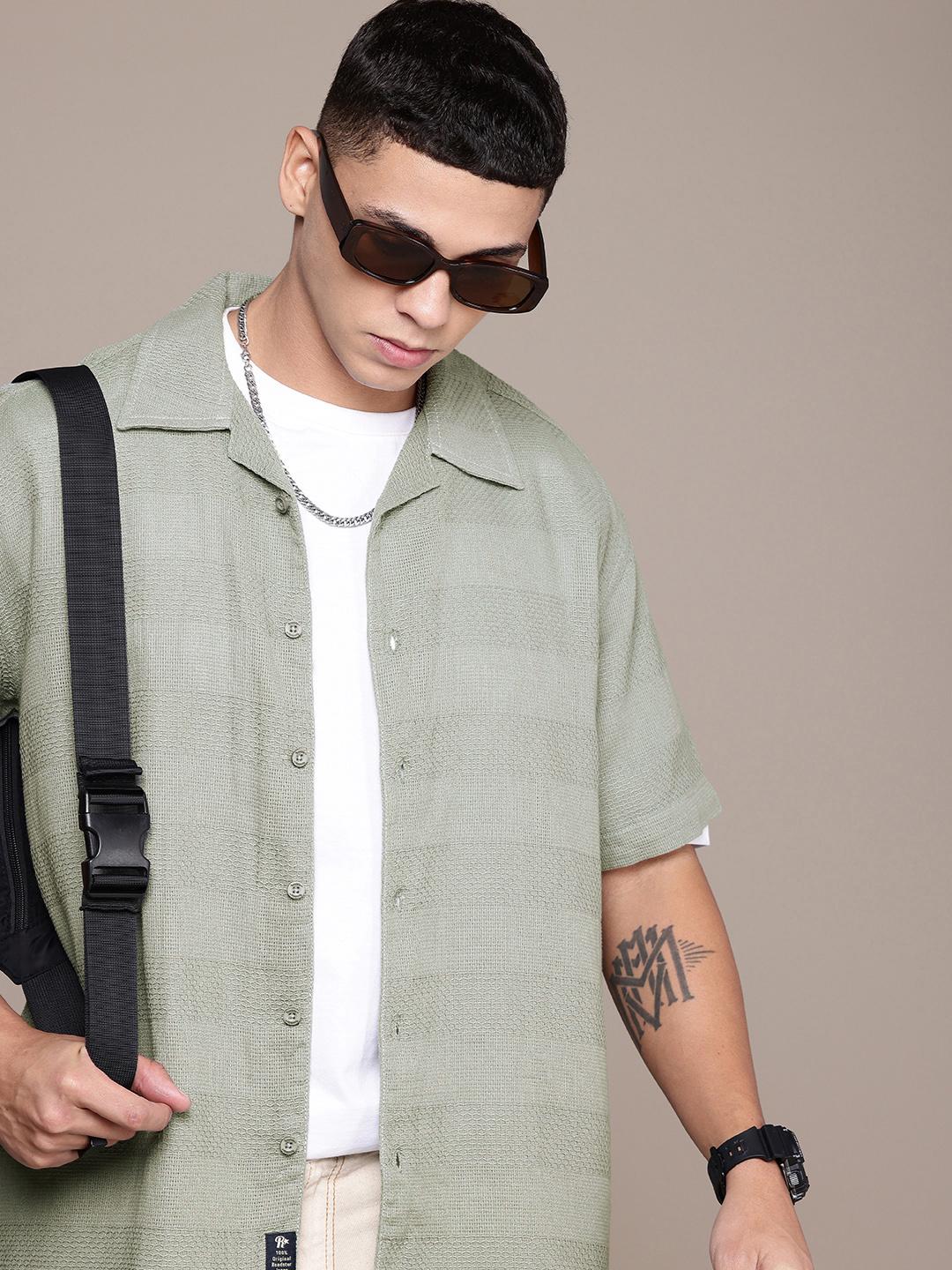 Roadster Men Textured Cuban Collar Relaxed Fit Casual Shirt