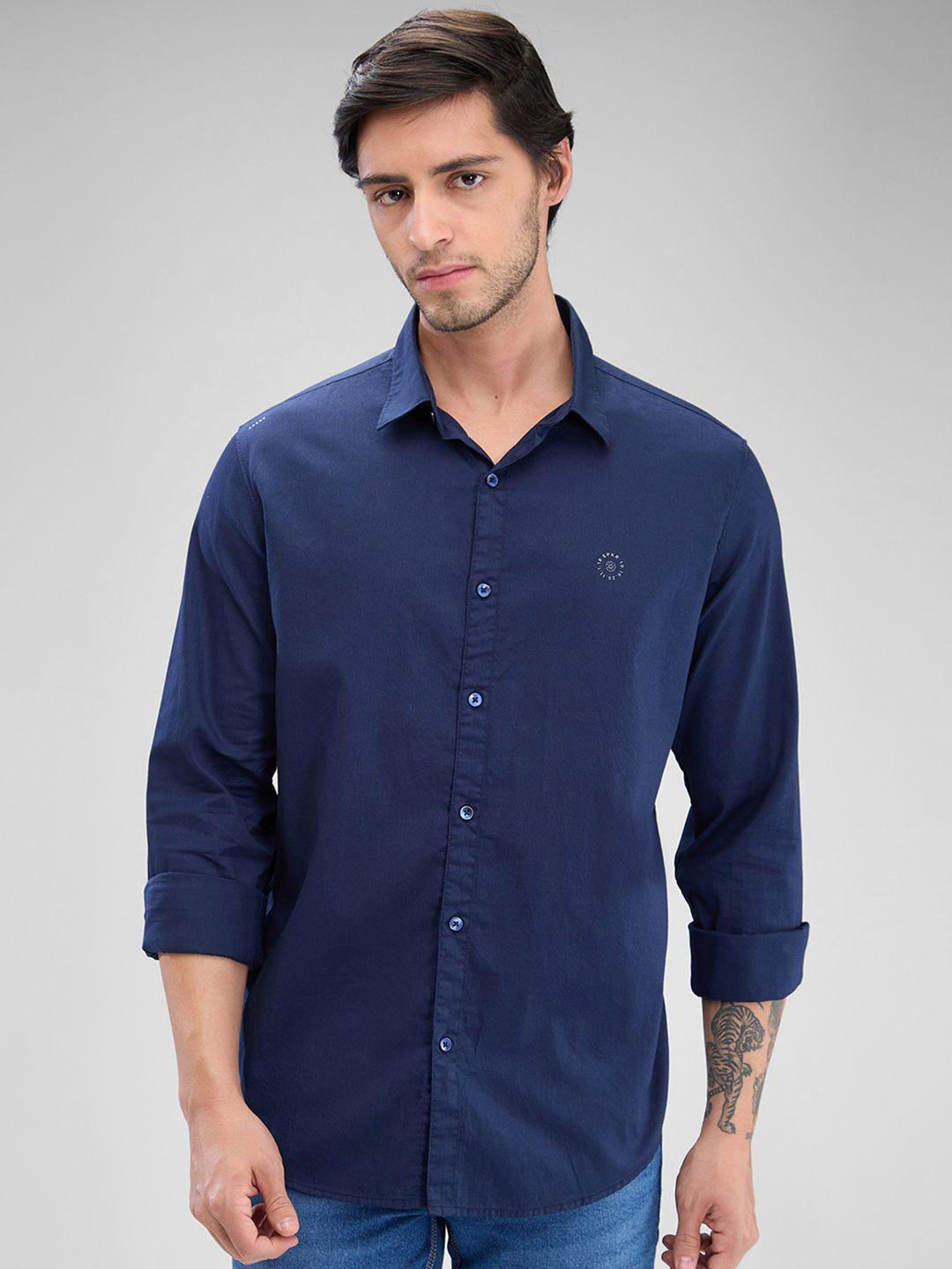 SPYKAR Men Solid Spread Collar Slim Fit Casual Shirt