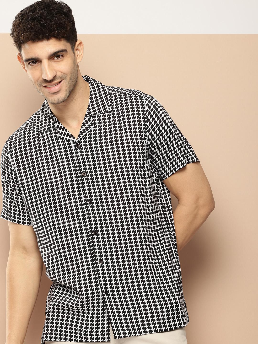 INVICTUS Men Original Slim Fit Opaque Printed Casual Shirt