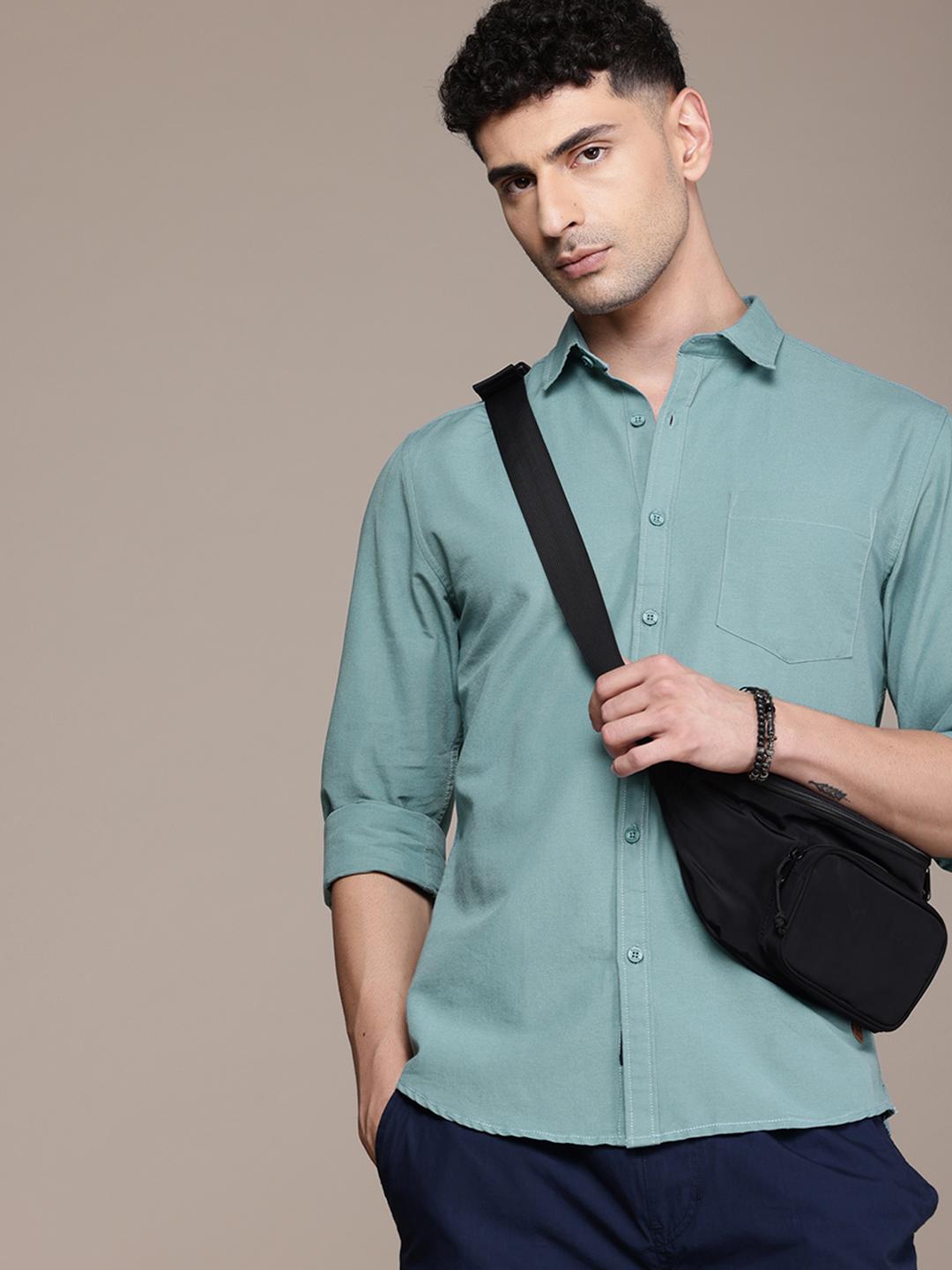 Roadster Men Solid Premium Regular Fit Shirt