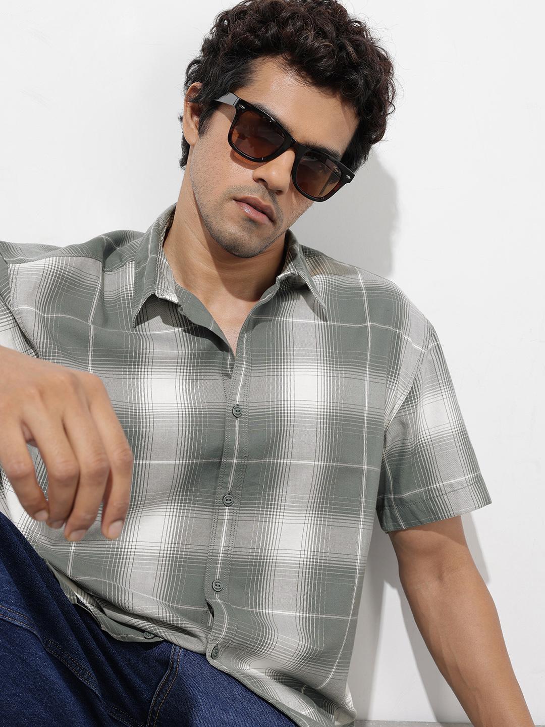 The Roadster Life Co. Relaxed Fit Checked Pure Cotton Casual Shirt