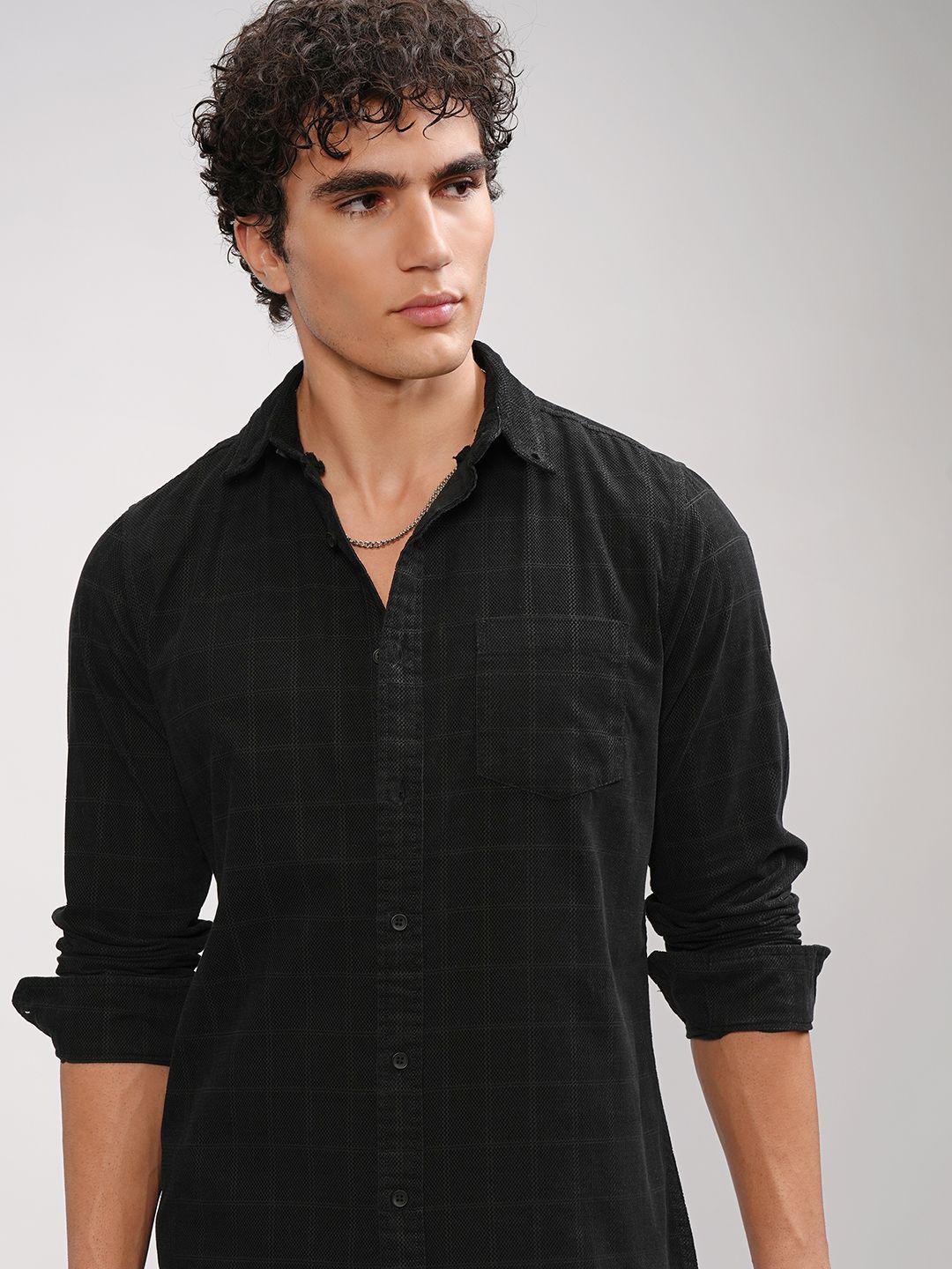 HIGHLANDER Men Button-Down Collar Textured Cotton Casual Slim Fit Shirt