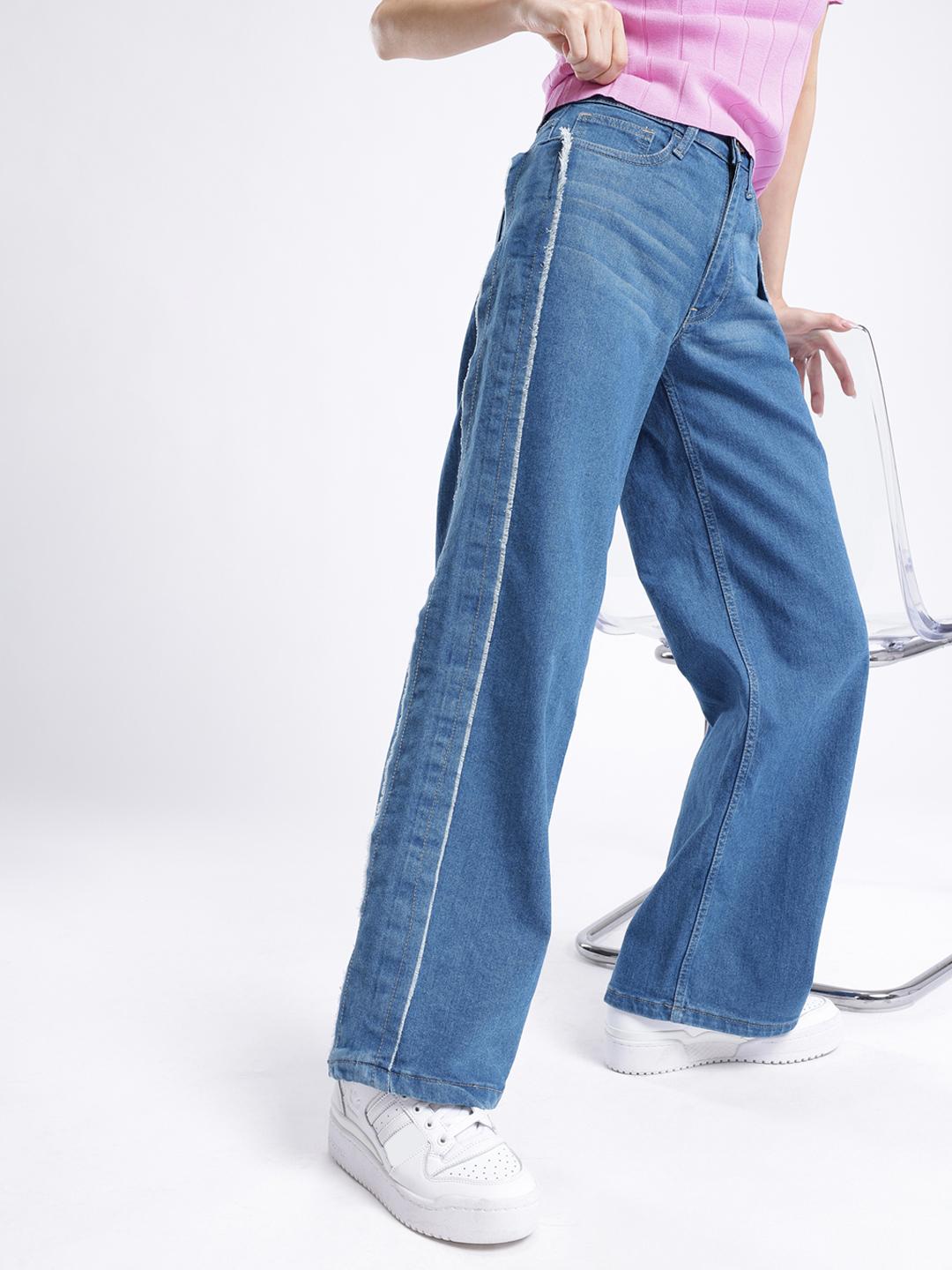 glitchez Women Frayed Light Fade Regular Fit Jeans