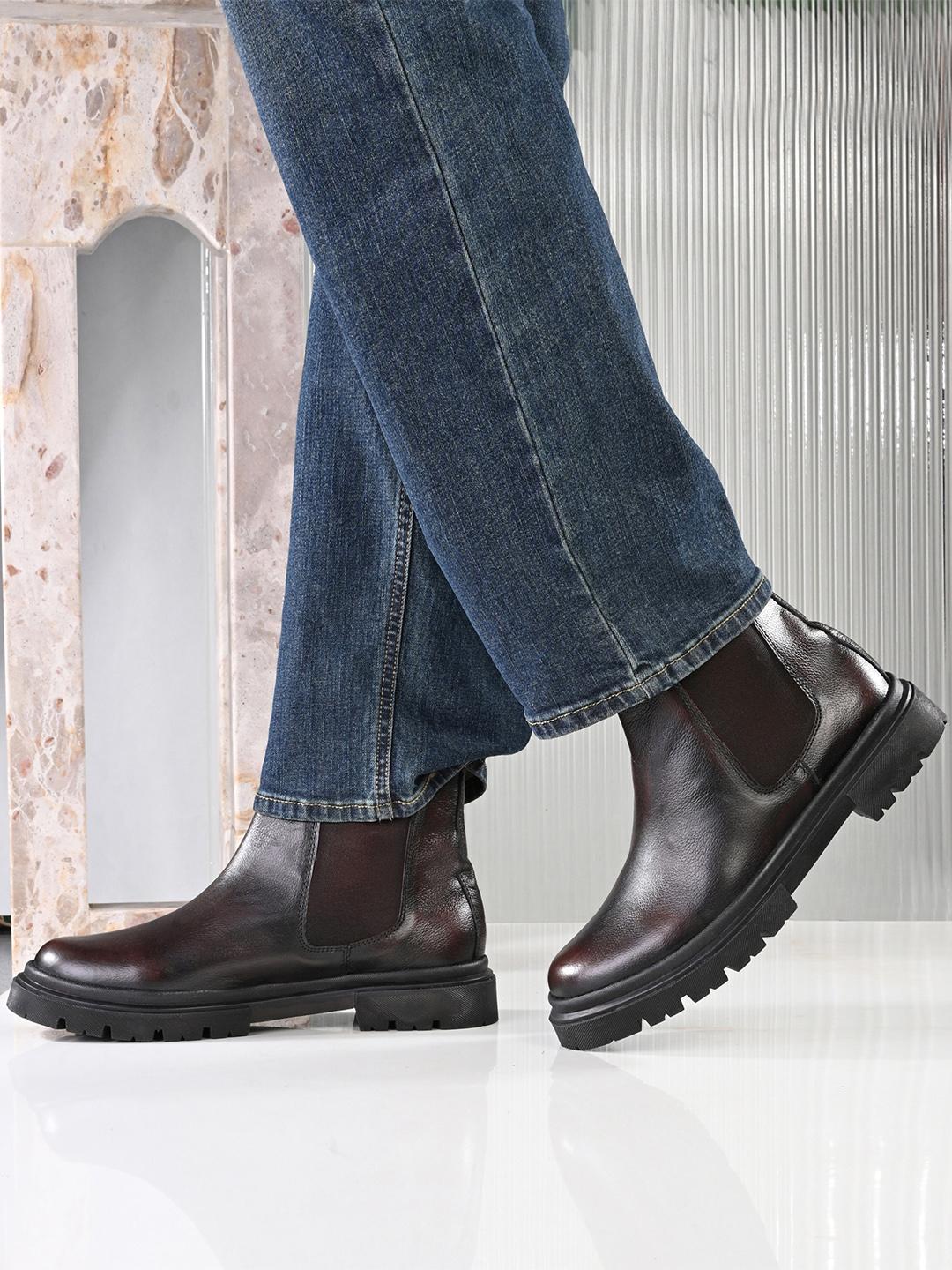 Roadster Men Chelsea Boots