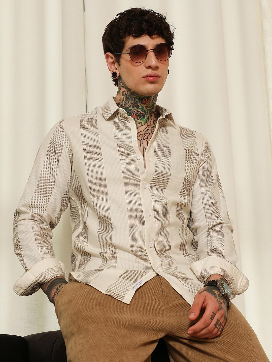 Campus Sutra Men Comfort Fit Checked Spread Collar Cotton Casual Shirt