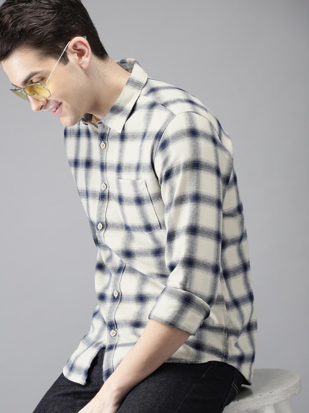 HERE&NOW Men Beige & Navy Blue Regular Fit Checked Casual Shirt