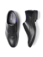 INVICTUS Men Black Solid Formal Oxfords