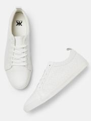 Kook N Keech Men White Sneakers