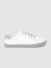 Roadster Men White Solid Sneakers