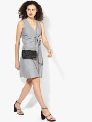 MIAMINX Women Grey Solid Wrap Dress