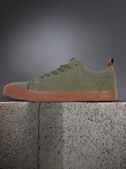 Roadster Men Olive Solid Sneakers