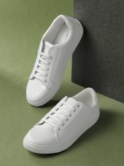 INVICTUS Men White Solid Sneakers