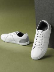 INVICTUS Men White & Grey Solid Sneakers