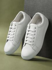 INVICTUS Men White Solid Sneakers